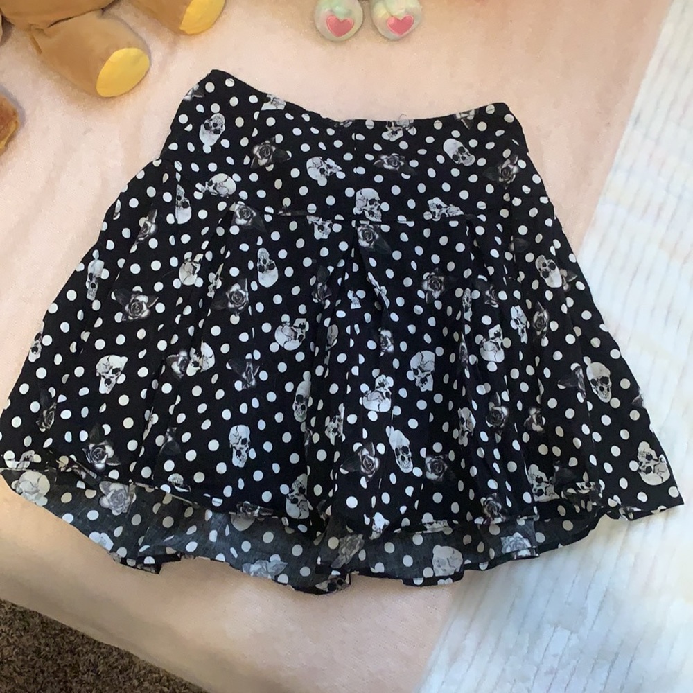 Skull skirt - Picture 2 of 6